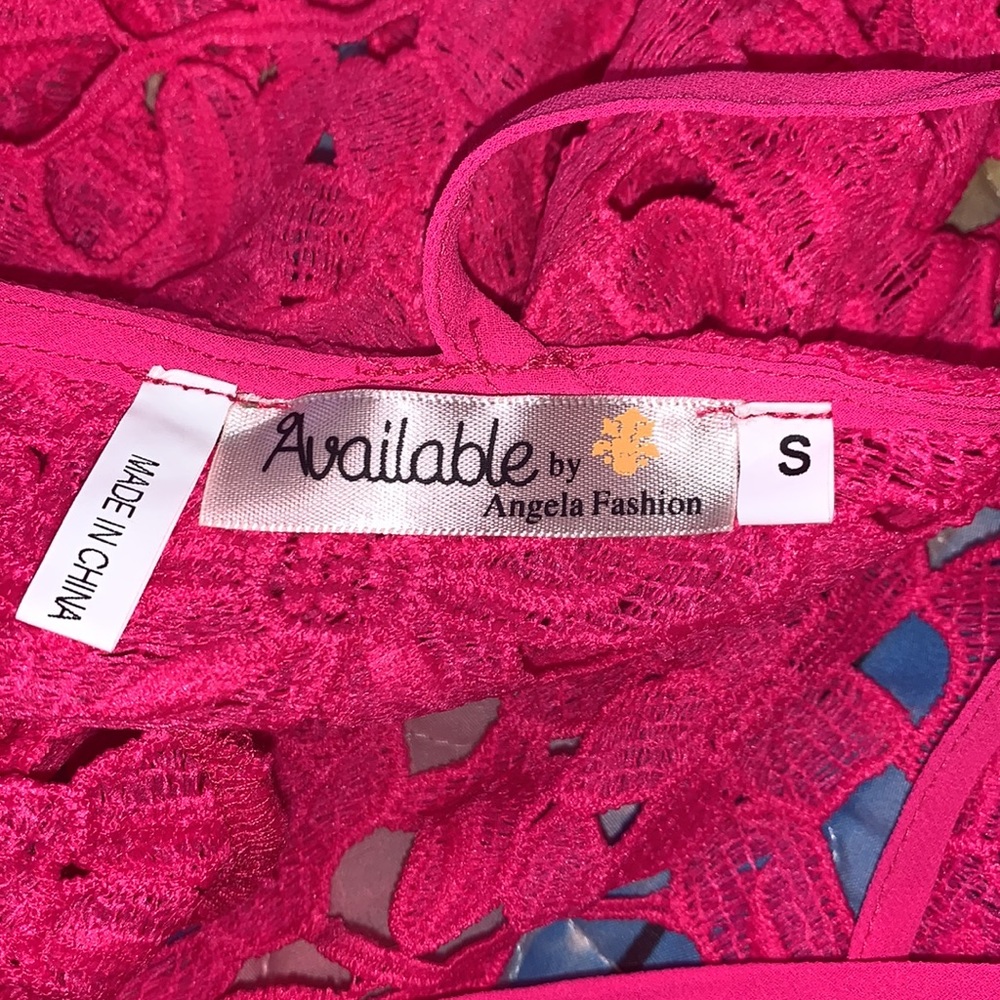 Angela Fashions Fuchsia Pink Crochet Criss Cross Back Lace Top NWOT - Picture 10 of 11